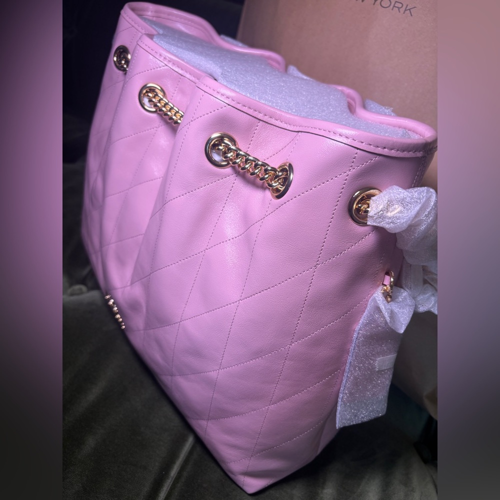 Coach Evelyn Shoulder Bag With Quilting In Pink - Picture 15 of 16